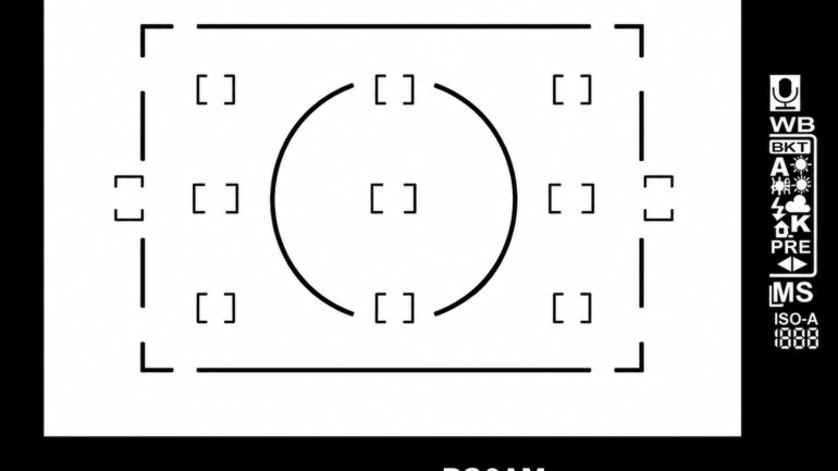 Gràfic d'un visor de càmera fotogràfica amb punts d'enfocament, marques de composició i indicadors de configuració, representatiu de la fotografia digital i l'aprenentatge de tècniques fotogràfiques.